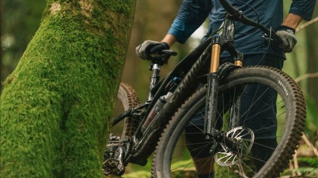 スペシャライズドからまったく新しいMTB×E-バイクが登場!【ケニーヴォSL】