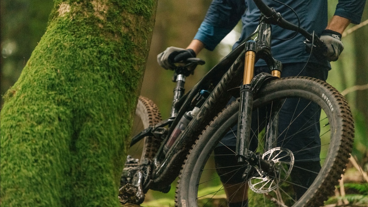 スペシャライズドからまったく新しいMTB×E-バイクが登場!【ケニーヴォSL】